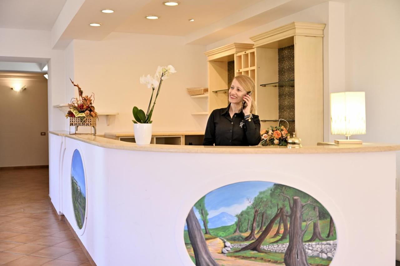 Hotel Marie Claire Ланузеи Экстерьер фото