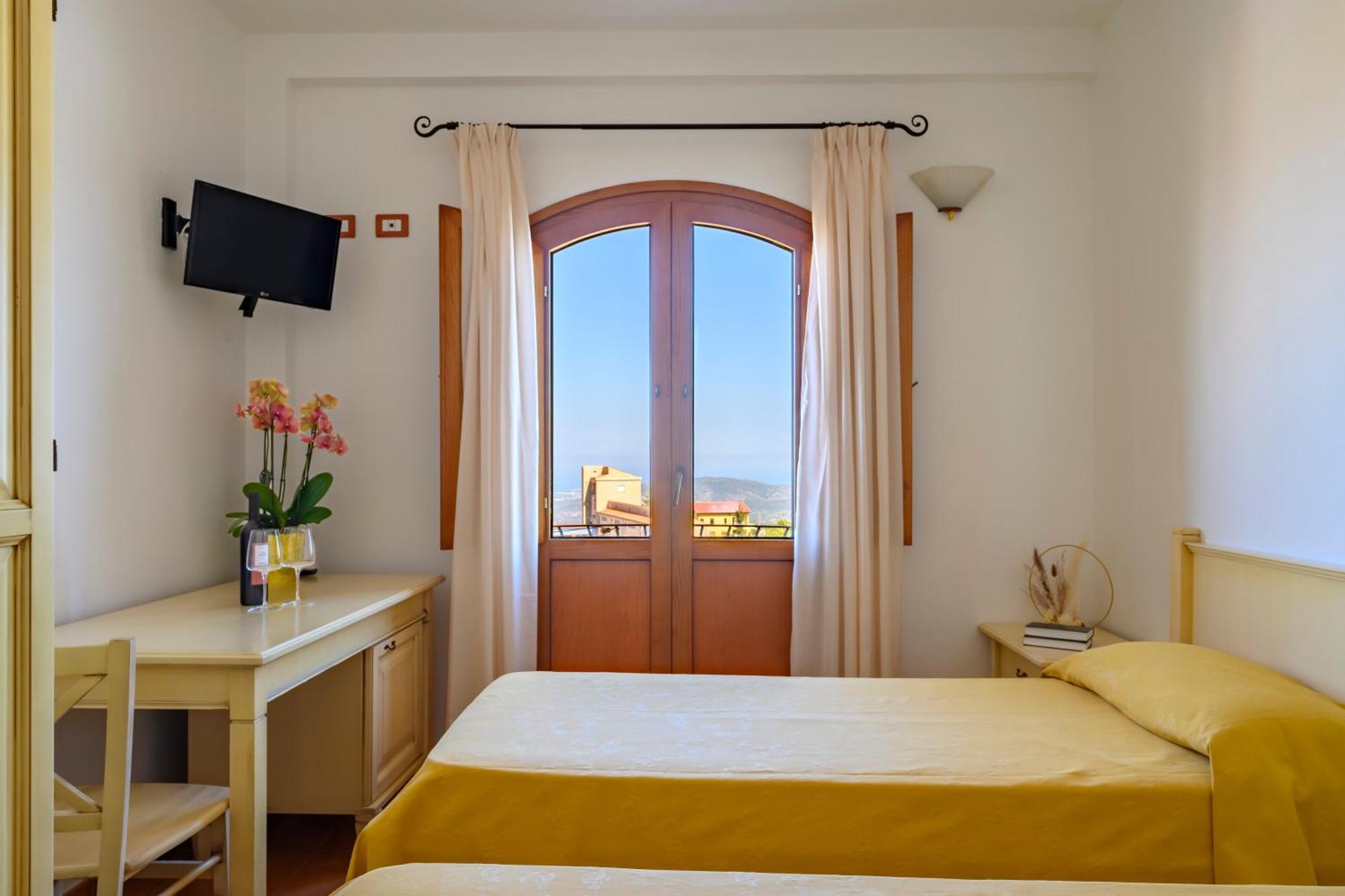 Hotel Marie Claire Ланузеи Экстерьер фото